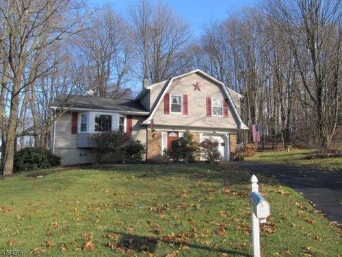 15 Wordsworth Pl, Sparta, NJ 07871-2535