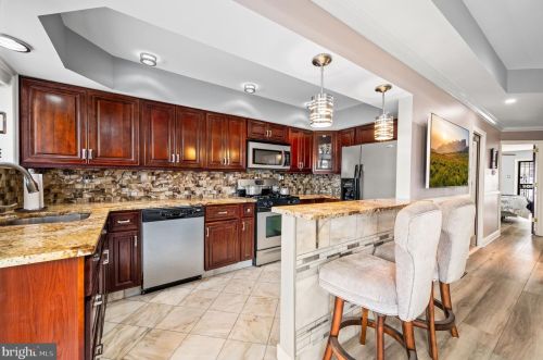 2833 10th St, Philadelphia PA 19122-6021 exterior