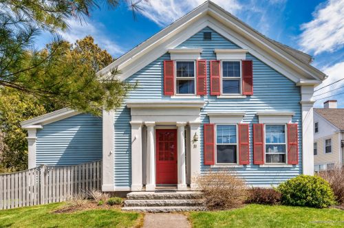 21 Mountain St, Camden, ME 04843-1638