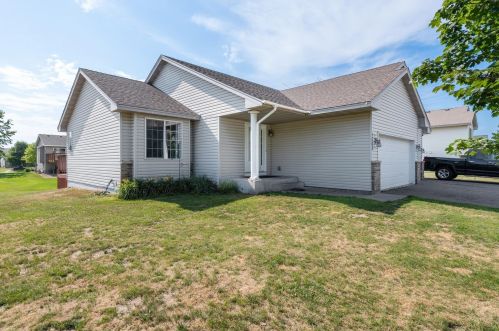 1503 Roosevelt St, Spectacle Lake, MN 55008-9343