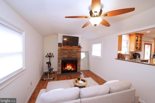 51 Sunset Blvd, Trenton NJ  08690-3950 exterior