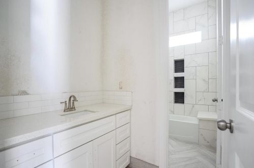 21611 Chenango Lake Dr, Angleton TX 77515-6664 exterior