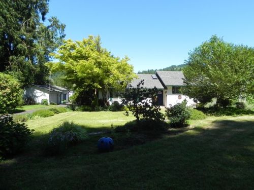 90074 Greenwood Dr, Leaburg OR  97489-9604 exterior