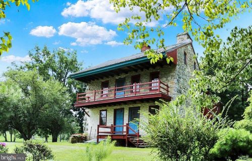 1917 Walnut Bottom Rd, Carlisle PA  17015-9624 exterior