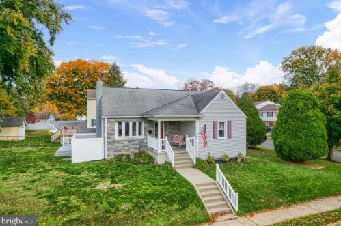 1945 High St, Haddon Heights, NJ 08035-1109