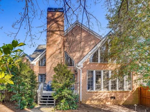 1696 Harts Run, Atlanta GA  30341-1756 exterior