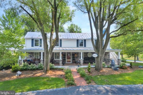 1329 Commerce Rd, Staunton, VA 24401-9015