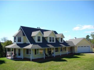 13 Christy Ln, Meredith, NH 03253-5104