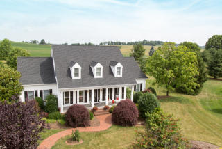 399 Yorkshire Ave, Waynesboro, VA 22980-1587