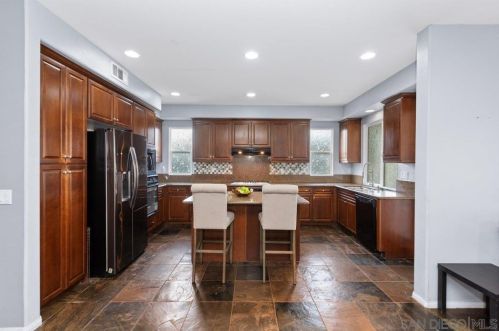 1718 Picket Fence Dr, Chula Vista CA  91915-1856 exterior