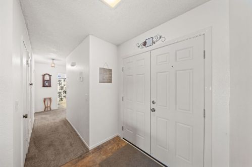 9479 Stirrup St, Riverside CA  92509-4960 exterior