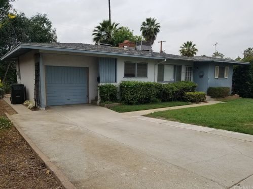 618 Roosevelt Rd, Redlands, CA 92374-6256