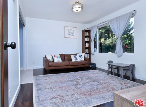 14609 Albers St, Van Nuys CA  91411-3711 exterior