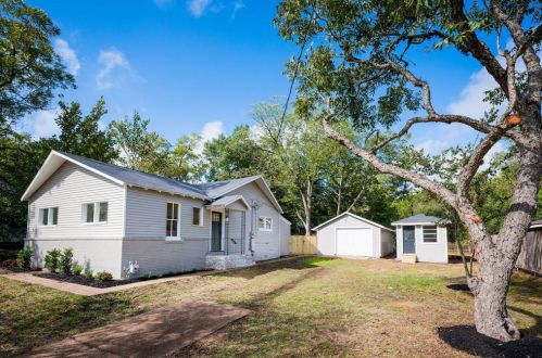 620 Bell St, Bellvue TX  77418-2702 exterior