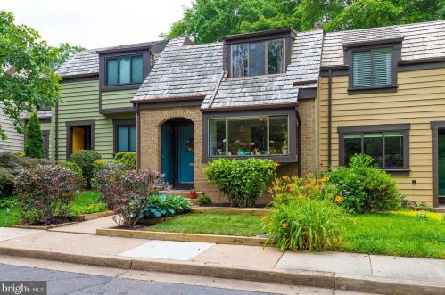 1536 Scandia Cir, Herndon, VA 20190-4967