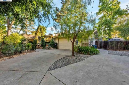 116 Hopeco Rd, Concord CA  94523-3213 exterior