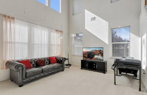 5420 Dorcey Dr, Elk Grove, CA 95757-1639