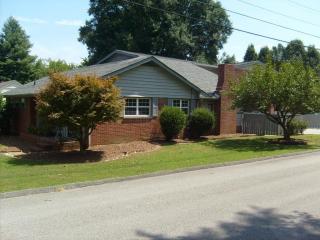 612 Stimpson Dr, Chattanooga, TN 37411-5048