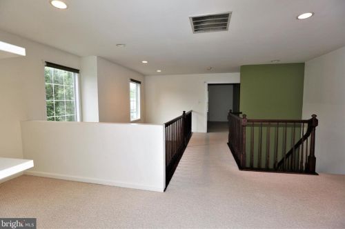 24 Dorset Ct, Princeton NJ  08540-7054 exterior