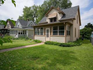 3724 Cedar Ave, Minneapolis MN  55407-2939 exterior