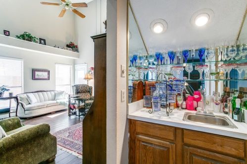 1446 Homestead Ln, Carrollton TX 75007-2991 exterior