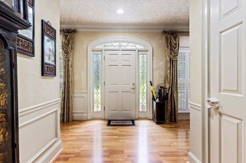 250 Cameron Ridge Dr, Atlanta GA  30328-4709 exterior