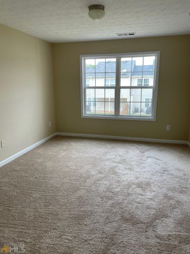 5025 Village Run Dr, Mcdonough, GA 30252-1032