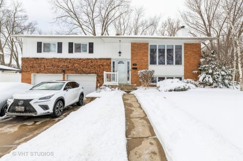 142 Babcock Dr, Palatine, IL 60074-5565