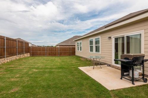 5328 Stone Meadow Ln, Fort Worth TX  76179-4283 exterior