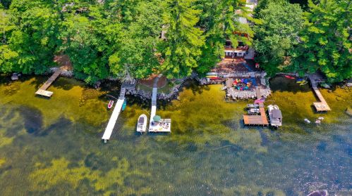 19 Bentwood St, Naples, ME 04055-5426