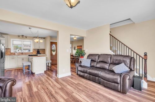 33 Cumberland Ave, Trenton NJ 08618-5413 exterior