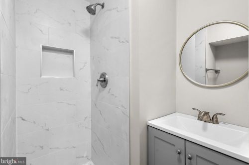 1365 Elm Grv Cir, Silver Spring MD 20905-6060 exterior