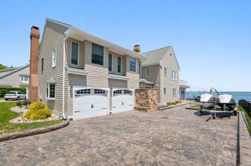 2 Sea Breeze Ave, Niantic CT  06357-3415 exterior