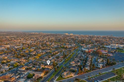 1814 Main St, Huntington Beach CA  92648-2725 exterior
