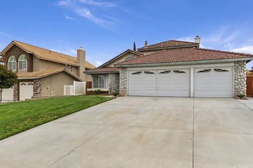 8554 Rosemary Dr, Riverside, CA 92508-2965