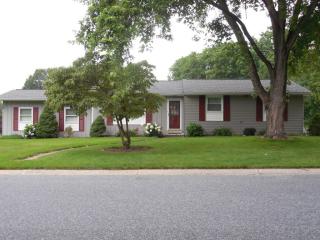 2331 Hancock Dr, Lancaster, PA 17601-2833