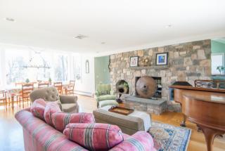35 Dartmouth Rd, Cos Cob CT  06807-1713 exterior