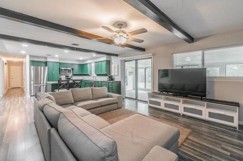 7100 Martha Ln, Fort Worth TX  76112-5306 exterior