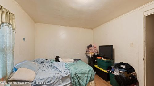 1512 Summerfield Ave, Tinton Falls NJ 07712-6918 exterior