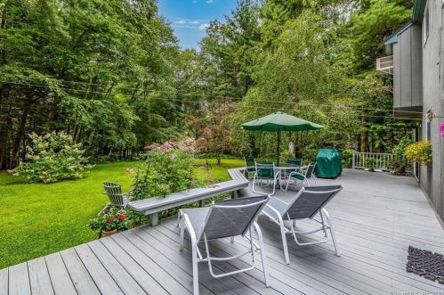 152 Canton Rd, Granby, CT 06035-2703