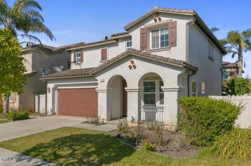 708 Lazaro Ln, Oxnard, CA 93035-1281