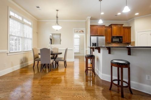 2375 Briarcliff Cmns, Atlanta GA  30345-2175 exterior