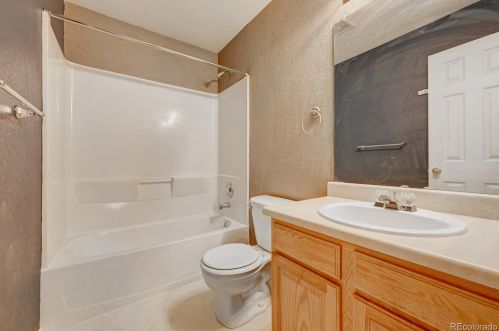 3803 Quatar Way, Aurora CO 80016-7134 exterior