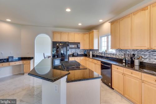 288 Fraser Ct, Charles Town WV  25414-5463 exterior