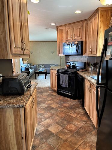 94 Bennington Depot Rd, Hillsboro, NH 03244-6222