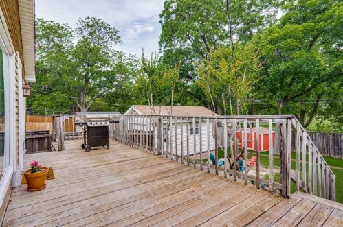 6015 Belgrade Ave, Dallas TX 75227-3608 exterior