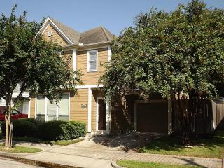 1911 Bailey St, Houston TX  77006-1507 exterior