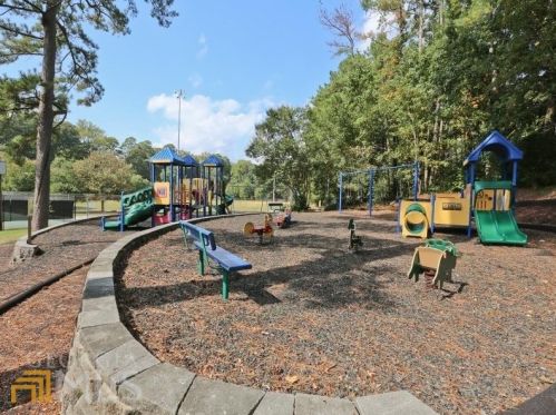 2388 Hurst Dr, Atlanta GA  30305-4233 exterior