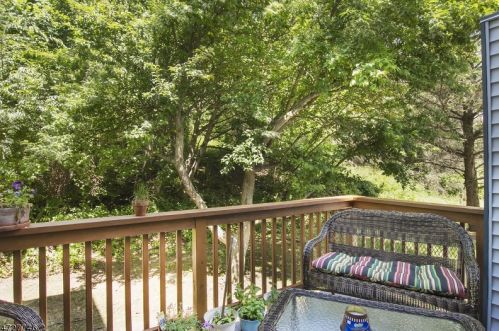 71 Overlook Dr, Hackettstown NJ  07840-4610 exterior