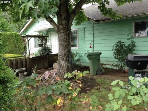799 Leasure St, Woodburn, OR 97071-4221